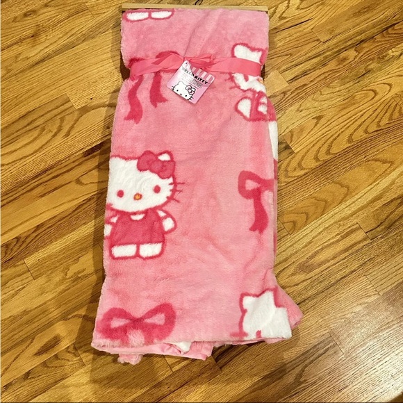 BNWT VIRAL HELLO KITTY BOW BLANKET FAUX RABBIT FUR COQUETTE - Picture 1 of 3
